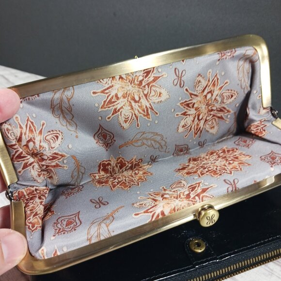 HOBO Black Patent Leather Clutch Bifold Wallet Gold Tone Lock Zip Top Pocket 7.5 - Picture 8 of 9